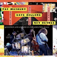 Load image into Gallery viewer, PAT METHENY, DAVE HOLLAND, ROY HAYNES / QUESTION AND ANSWER IN PHILADELPHIA 901010 (1CDR)